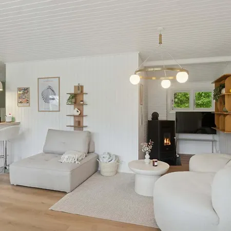 Premium Newly Renovated Retreat Dannemare
